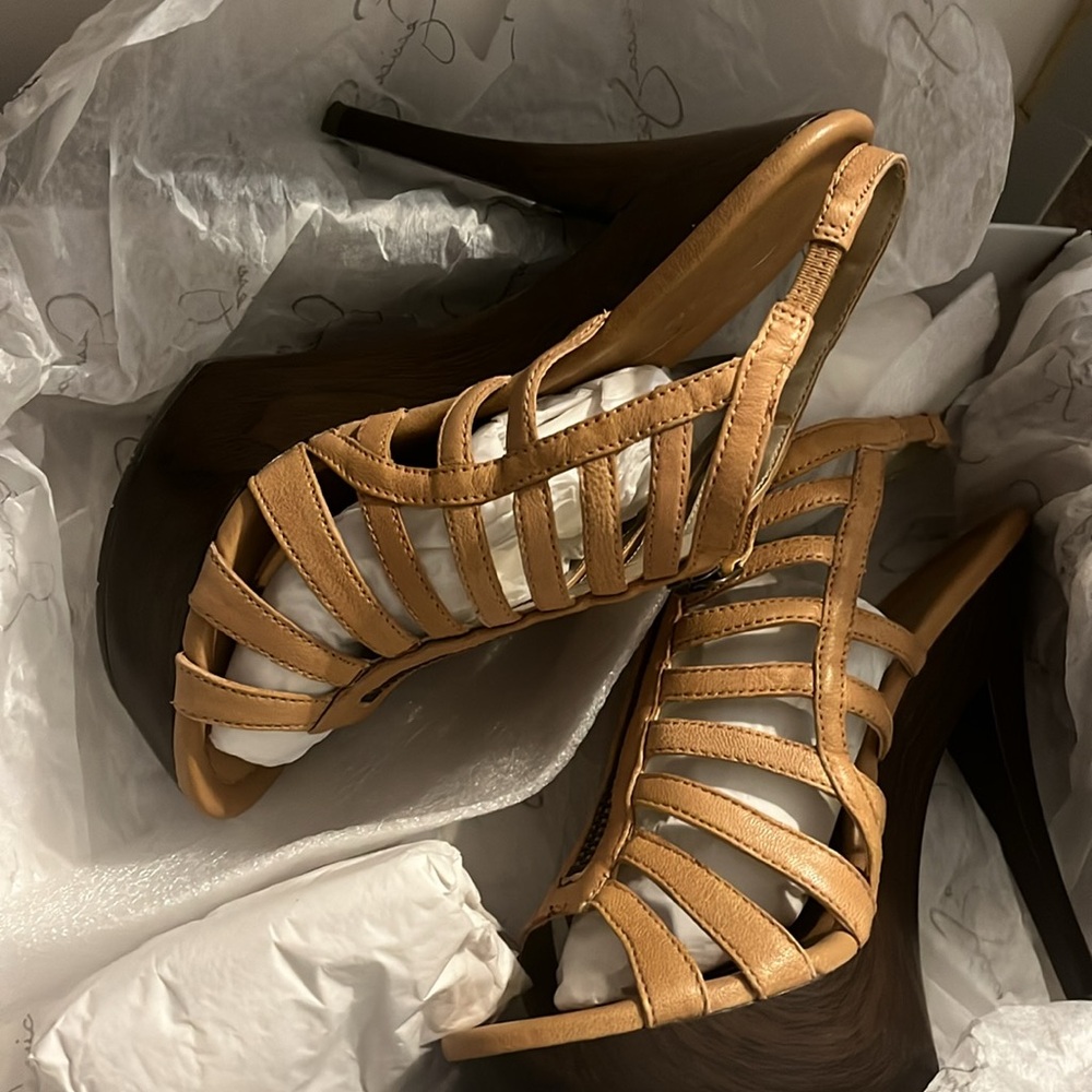 Jessica Simpson tan sandals, 7.5, brand new